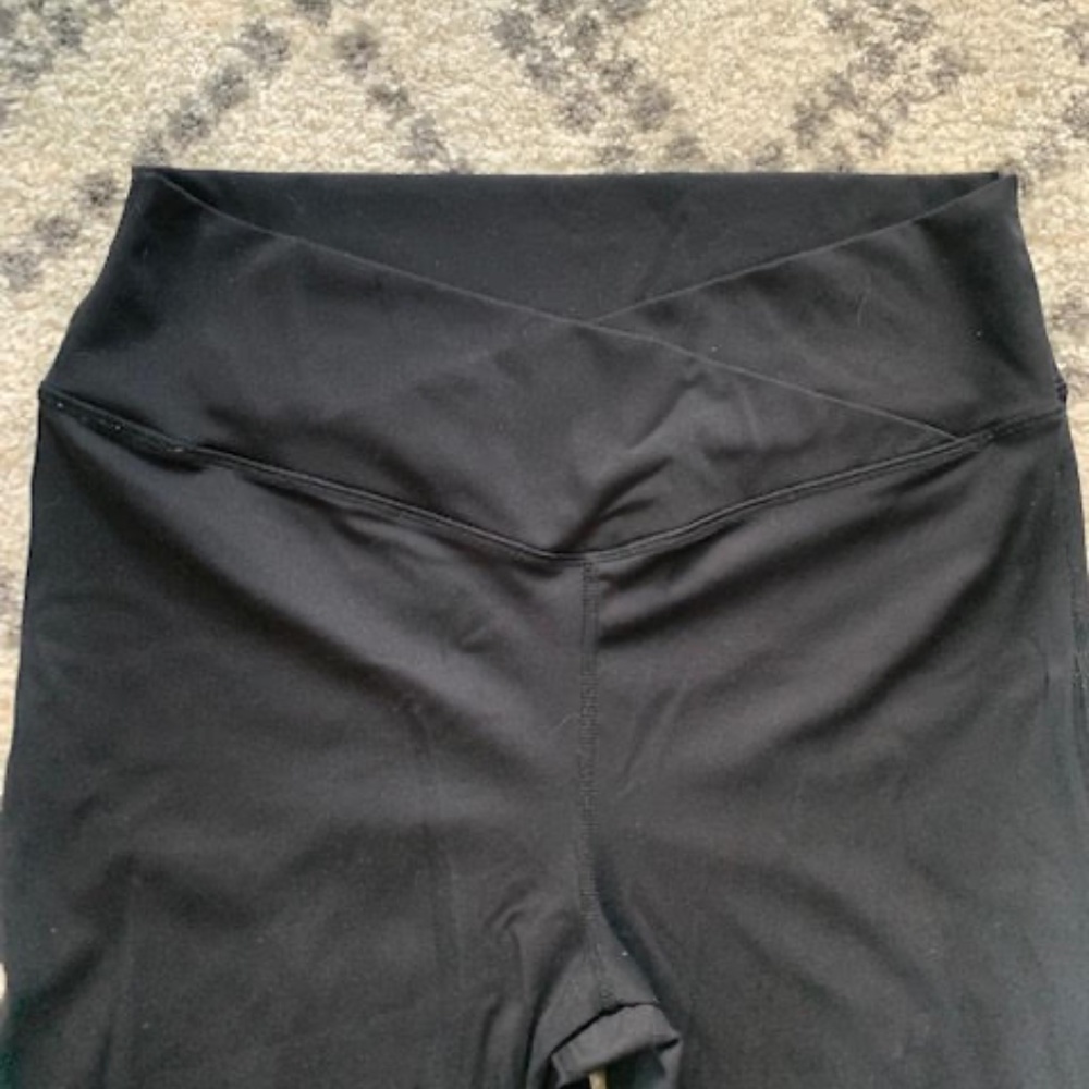 Halara Black Cross Waist Flare Leggings In My Feels Medium